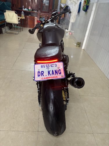 Honda CB400cc ប្រើFi ឆ្នាំ2010 ប្រើសោរធំ សុីសាំងតិច ដៃជើងនៅស្អាត អត់សូវជិះលេងសំបកមុខក្រោយស្អិត