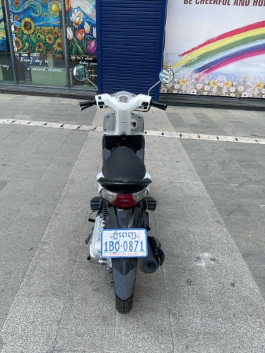 Honda icon 2012 New90%មានពន្ធកាតគ្រីស្លាកលេខ