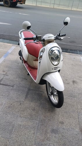Honda Scoopyi