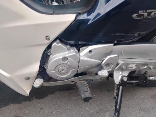 Honda super cub 50cc y2011 ក្រដាសពន្ធ 665$ 015667762