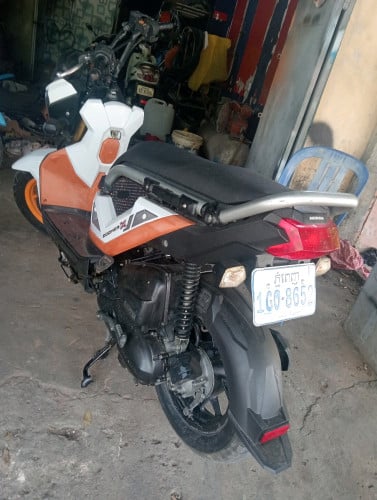 Honda zoomer x