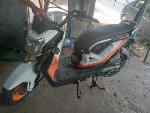 Honda zoomer x