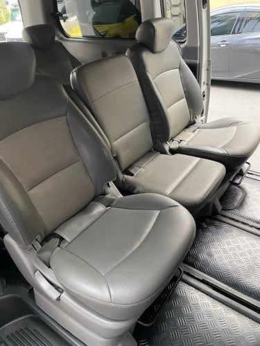 HYUNDAI Starex 2008 For Rent /出租