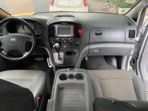 HYUNDAI Starex 2008 For Rent /出租