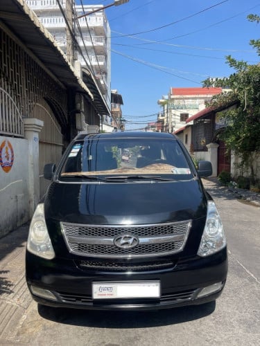HYUNDAI Starex 2009 For Rent /出租