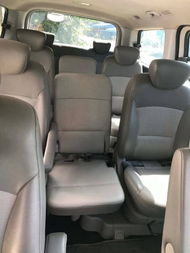 HYUNDAI Starex 2010 For Rent /出租