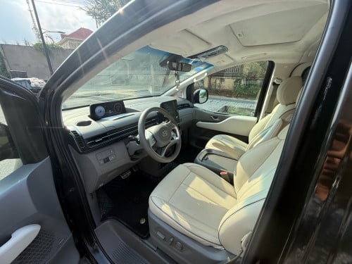 Hyundai straia 2022 vip 7 seats