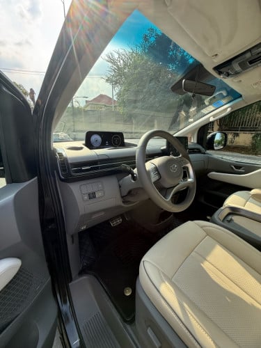 Hyundai straia 2022 vip 7 seats