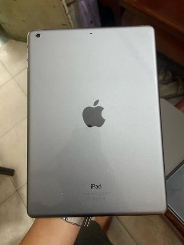 ipad Air 32G ថ្មី99% សំនុំ Wifi only មើលបាននៅវត្តភ្នំ