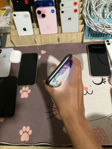 iPhone 11 64GB សាណុំសុីន ស្គេន តម្លៃ 115$