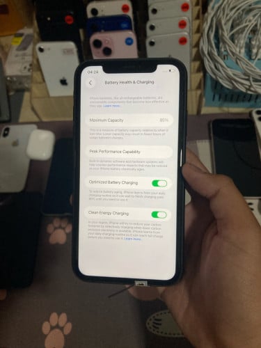 iPhone 11 64GB សាណុំសុីន ស្គេន តម្លៃ 115$