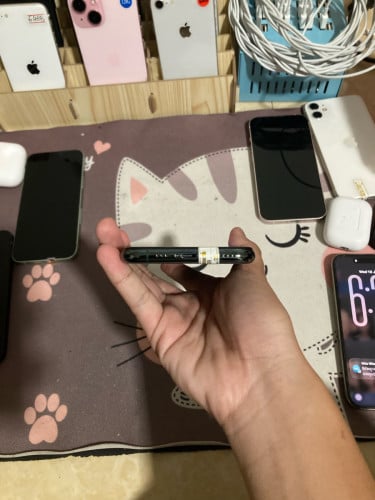 iPhone 11 Pro 64GB អេក្រង់ថ្មី មានស្គេនមុខ តម្លៃ 120$