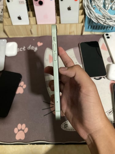iPhone 12 128GB អេក្រង់ថ្មី អត់ស្គេនមុខដោះសោរ តម្លៃ 115$