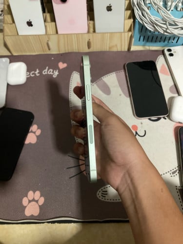 iPhone 12 128GB អេក្រង់ថ្មី អត់ស្គេនមុខដោះសោរ តម្លៃ 115$