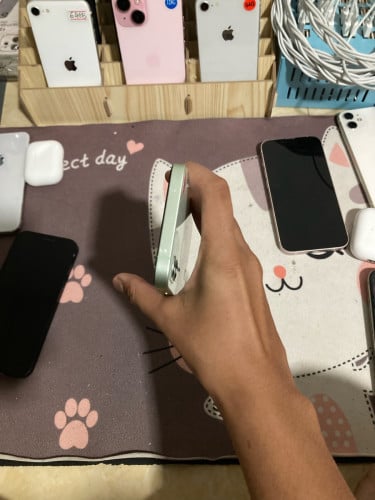 iPhone 12 128GB អេក្រង់ថ្មី អត់ស្គេនមុខដោះសោរ តម្លៃ 115$