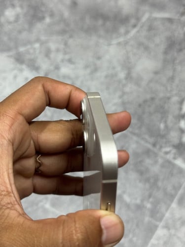 iPhone 14 នៅសំណុំសុីន ប្រើប្រាស់ខ្លួនឯង
