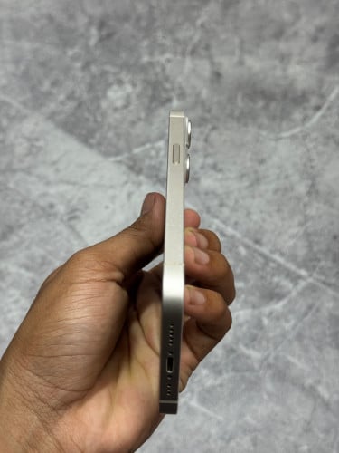 iPhone 14 នៅសំណុំសុីន ប្រើប្រាស់ខ្លួនឯង