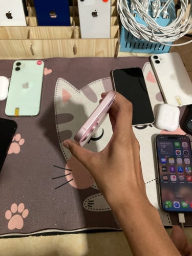 iPhone 15 អេក្រង់សុីន អត់ស្គេនមុខដោះសោរ តម្លៃ 305$
