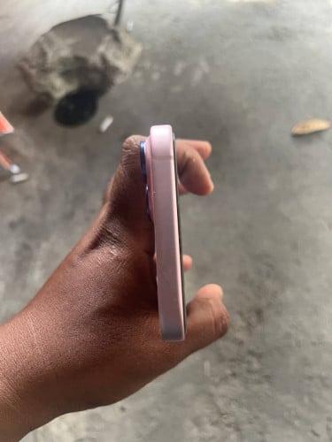 iPhone 15 plus 256G bypass 256G សានុំណែន តួរស្អាត 99% មានស្គែន ថ្ម88% free case ភ្នំពេញឆាត