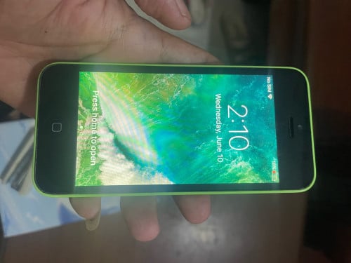 iPhone 5c 97% សំនុំ សំរាប់អ្នកចង់ទិញទុកជាអនុស្សាវរីយ៍ 8g