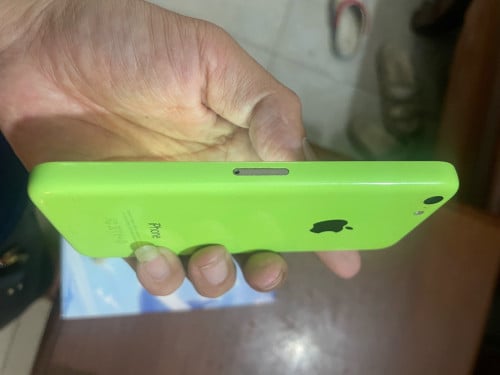 iPhone 5c 97% សំនុំ សំរាប់អ្នកចង់ទិញទុកជាអនុស្សាវរីយ៍ 8g