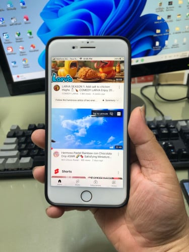 iPhone 7 Plus បែកតិច បករើបានម៉ាអ៊ែមថ្មកាន់ អេក្រង់សុីន អត់ជាប់អី លក់ 25$ មាន Screen Case ច្បារអំពៅ