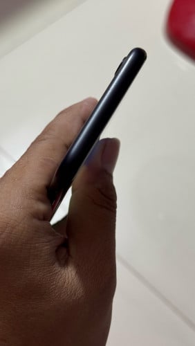 iPhone SE នៅសានំុ