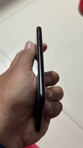iPhone SE នៅសានំុ