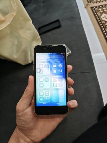 Iphone SE 3 99% Battery %97 Personal phone. Three nice cases for free and screen protector