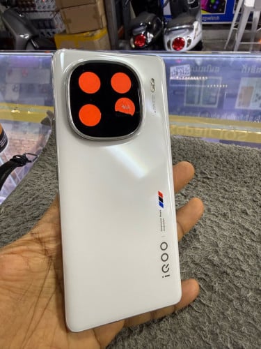 IQoo 12Pro Ram16G Memory512G C/H Sim2 មានឆ្នាំងសាក