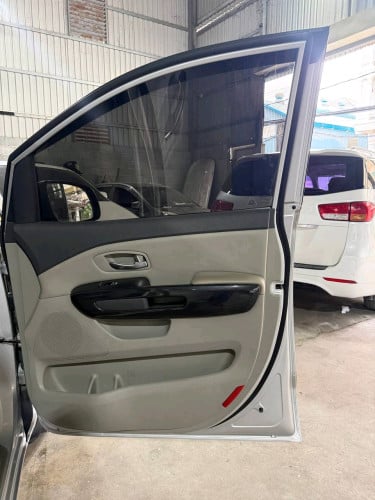 Kia Carnival 2015