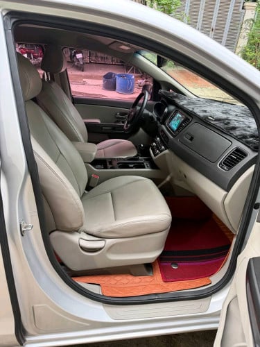 Kia Carnival 2015