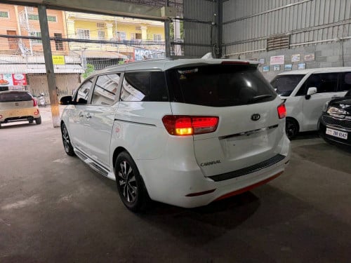 Kia Carnival 2015full 7កៅអី