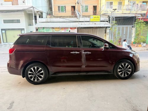 Kia Carnival 2015full option ទ្វាអូតូបី