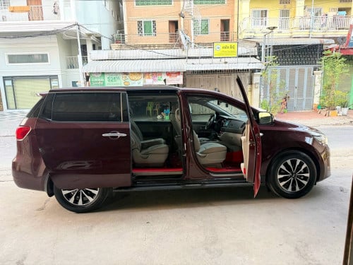 Kia Carnival 2015full option ទ្វាអូតូបី