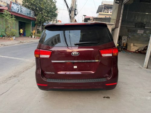 Kia Carnival 2015full option ទ្វាអូតូបី