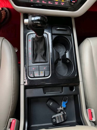 Kia Carnival 2015full option ទ្វាអូតូបី