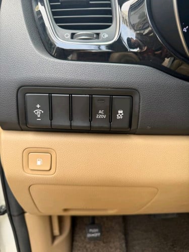 Kia Carnival 2015full option VIP