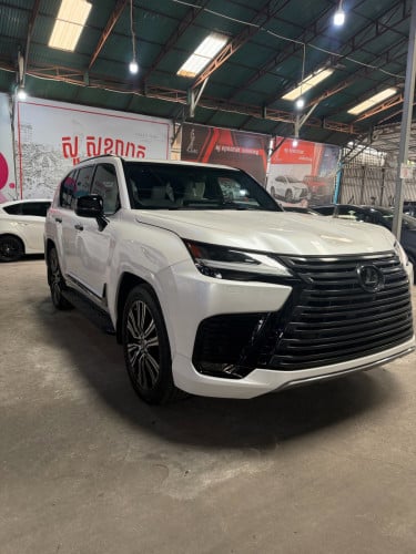 Lexus LX600 2022 Luxury Full Option USA Spec DVD Cool Box etc Tax paper
