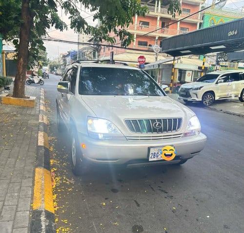 Lexus Rx 300 2001 Pong 1 ថ្មីណាស់ អត់បុក អត់ប៉ះ ម្ចាស់ដើមទី១