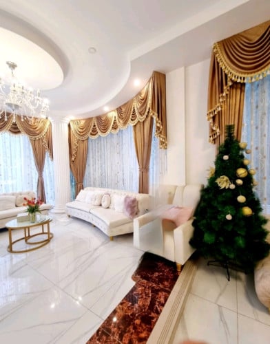 Luxury Villa for Sale in PPT, SenSok
