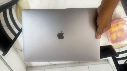 MacBook Pro 2016 15inch Core I7 16G 512G