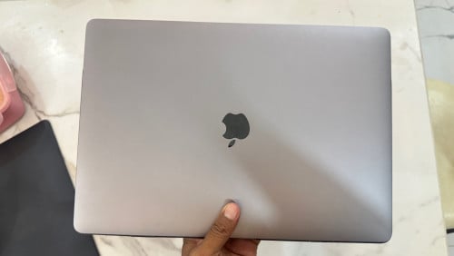MacBook Pro 2016 15inch Core I7 16G 512G