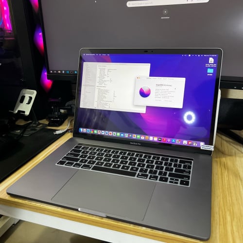 Macbook Pro 2019 Silver Touch Bar នៅស្អាតដូចថ្មី