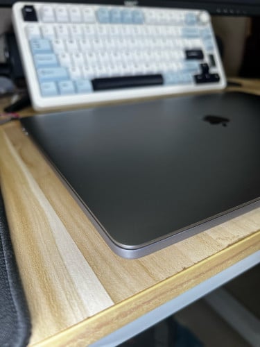 Macbook Pro 2019 Silver Touch Bar នៅស្អាតដូចថ្មី