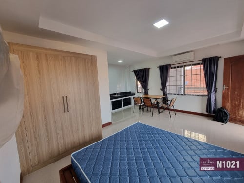 N1021 | Bright and Clean Studio Apartment with Lift For Rent in Chroy Changva