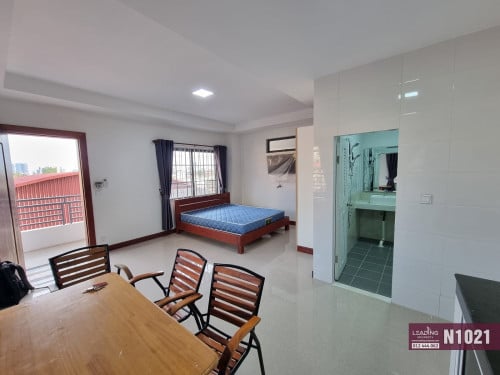 N1021 | Bright and Clean Studio Apartment with Lift For Rent in Chroy Changva