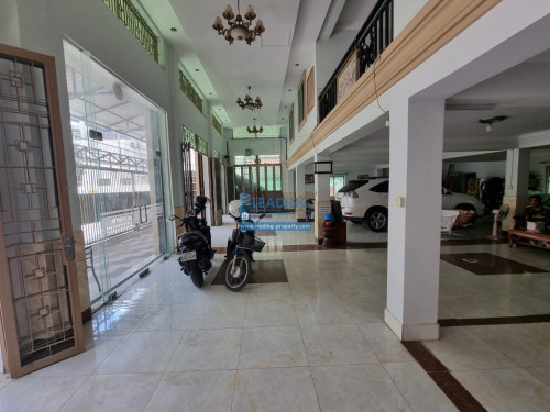 N118 | Brand New Western 1 Bedroom Furnished Near CIA School Street 2004