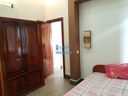 N185 |  Western Classic Apartment 1 Bedroom For Rent Near Royal Palace