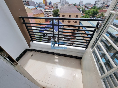 N520 | Western 1 Bedroom Apartment with Lift For Rent Near Russian Market